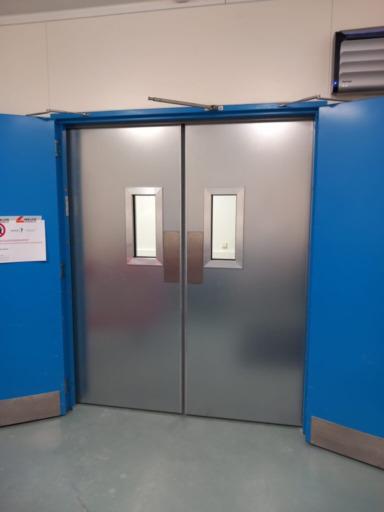 Duer-brandwerend-60 minuten Brandwerende deuren van 60 minuten worden gemonteerd door DS Projekten.